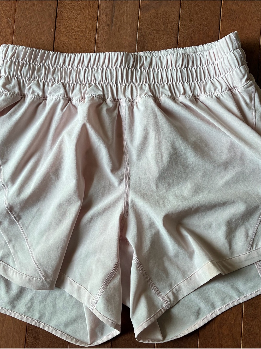 Lululemon Hotty Hot low rise short lined 4 inch